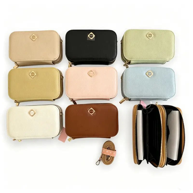 portefeuille en cuir pour femmes-32 - Portefeuille Pour Femme - Vente en gros articles Afrique_Sacs_Parfums_Petit électro...